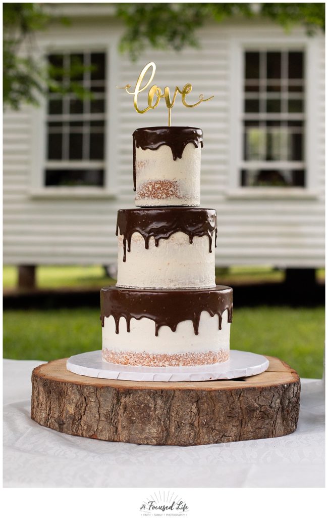 Gorgeous wedding cake made by The Posh Bakery in Monroe GA